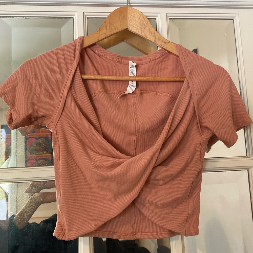 lululemon front twist top